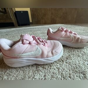 Kids’ Nike Star Runner 4 size 9c